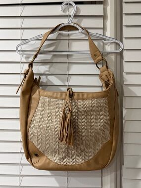 New Directions Tan Woven Hobo Bag with Tassel!